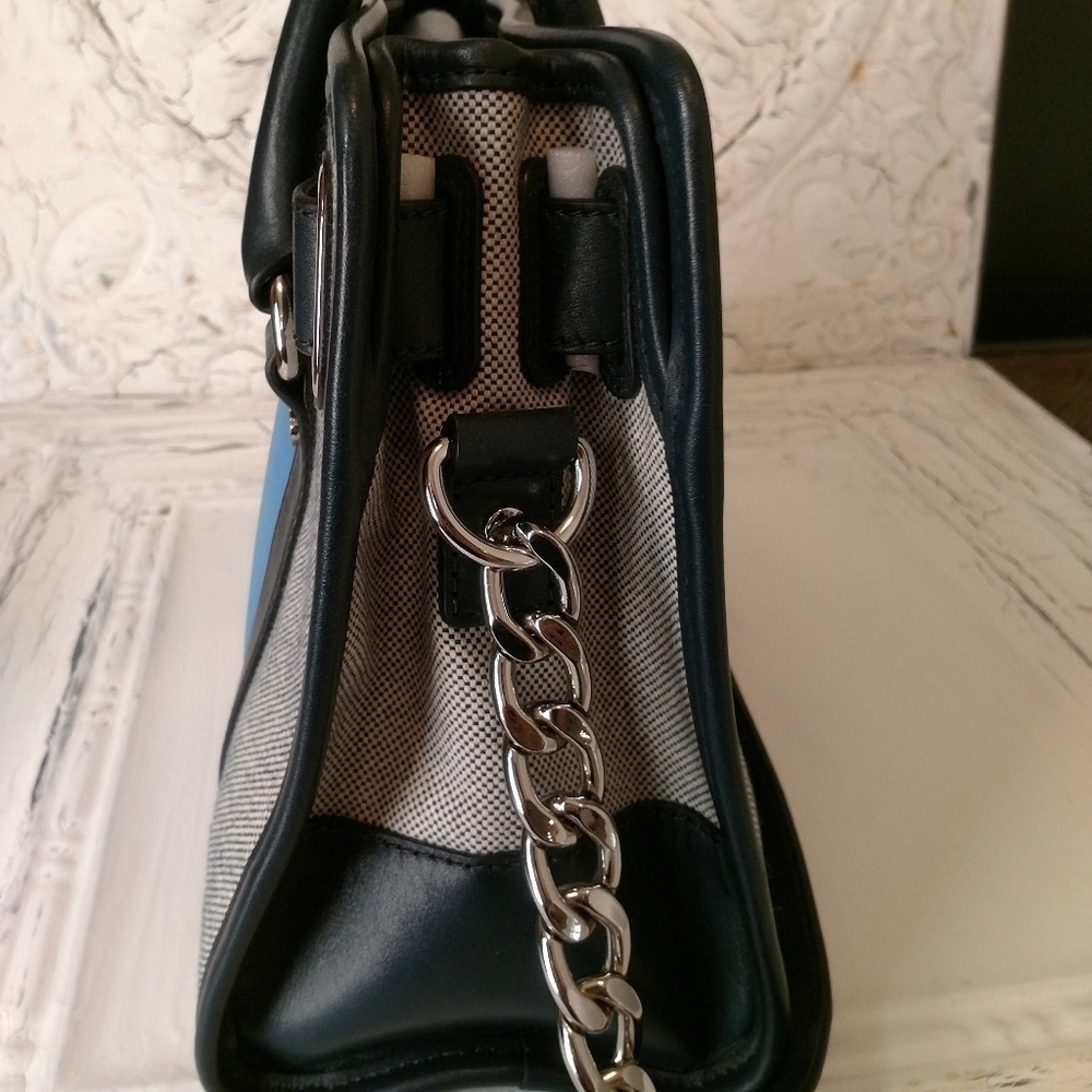❤️SOLD❤️Michael Kors Hamilton East West Bag. - Picture 6 of 7